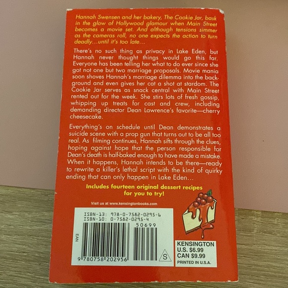 Cherry cheesecake murder by Joanne fluke - Picture 2 of 2